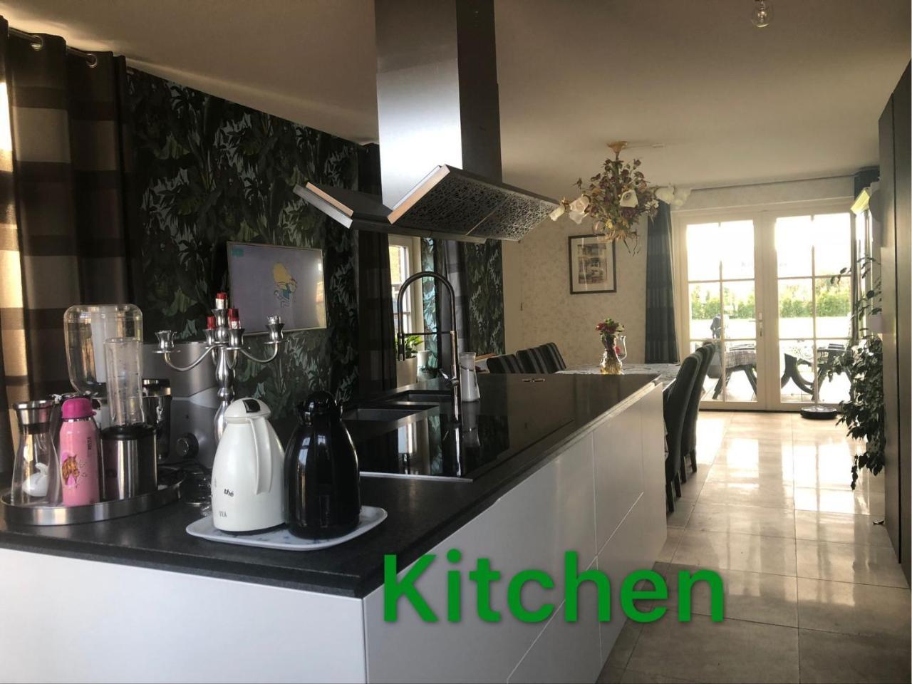 Nancy In Holland Met Eigen Badkamer , Independent Bathroom Aalten