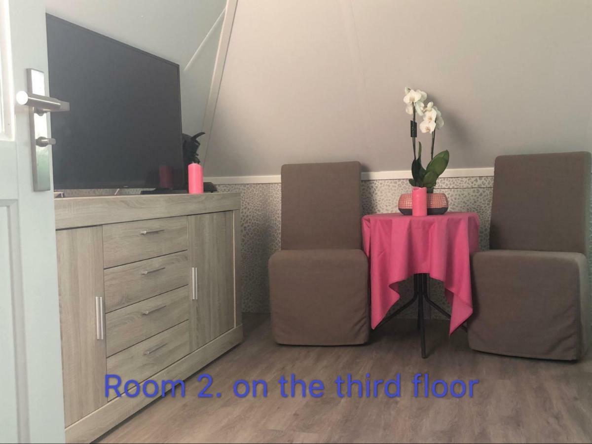 Nancy In Holland Met Eigen Badkamer , Independent Bathroom Bed & Breakfast *